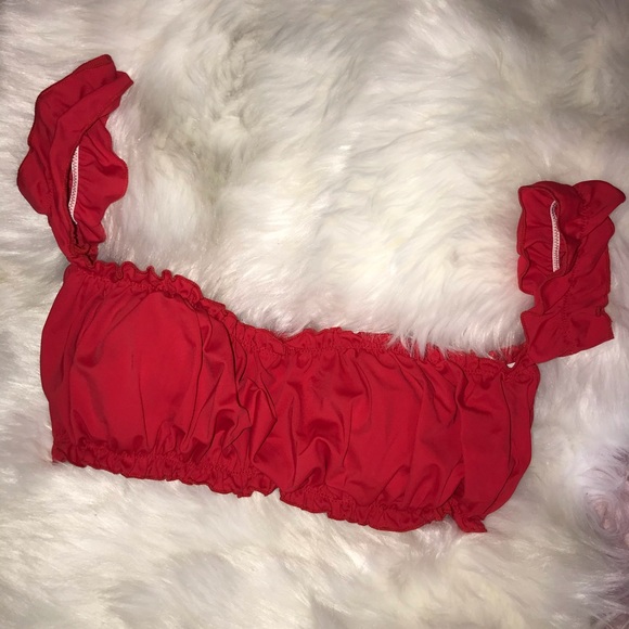 Red bikini - Picture 3 of 4